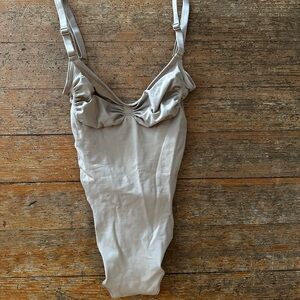 BN SKIMS thong bodysuit MD